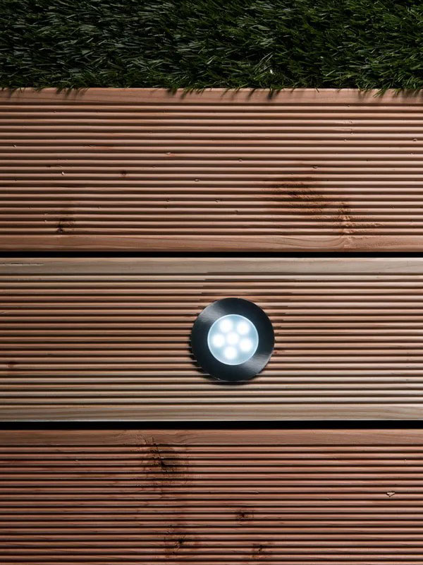 Eingebaute Leuchte Brevus Eingebaute Leuchte Brevus aus der Vogelperspektive