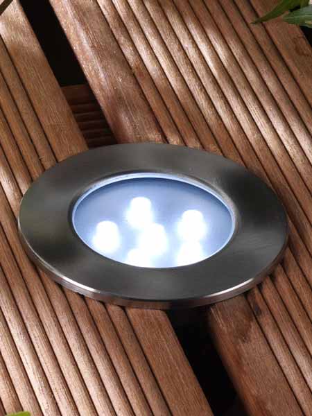 Einbauleuchte Brevus auf Holz Einbauleuchte Brevus in Holzboden verbaut